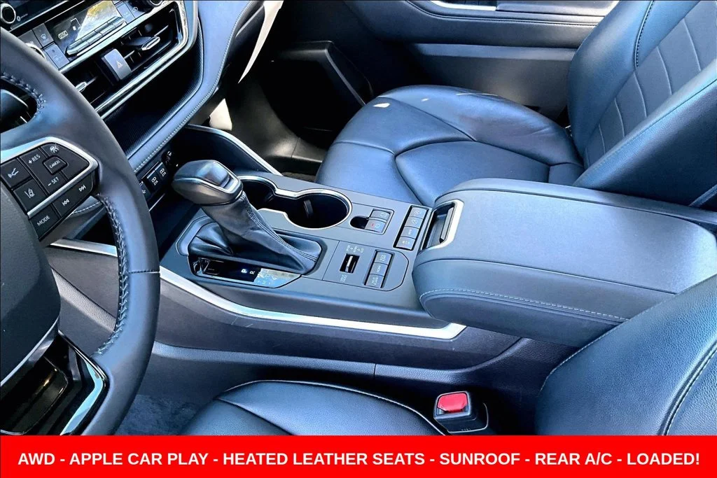 Used 2021 Silver Toyota XLE image 22