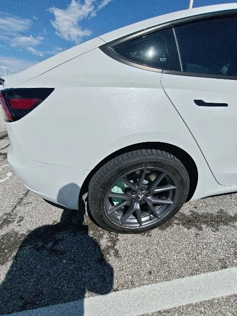 Used 2022  Tesla Long Range image 9