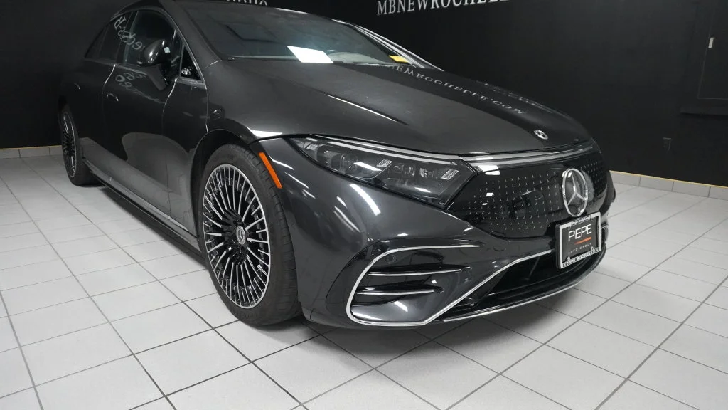 Certified Used 2024 Gray Mercedes-Benz 580 image 4