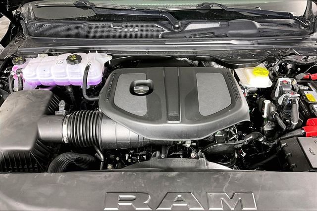 New 2026 Diamond Black Crystal Pearl-Coat Exterior Paint RAM Warlock image 2