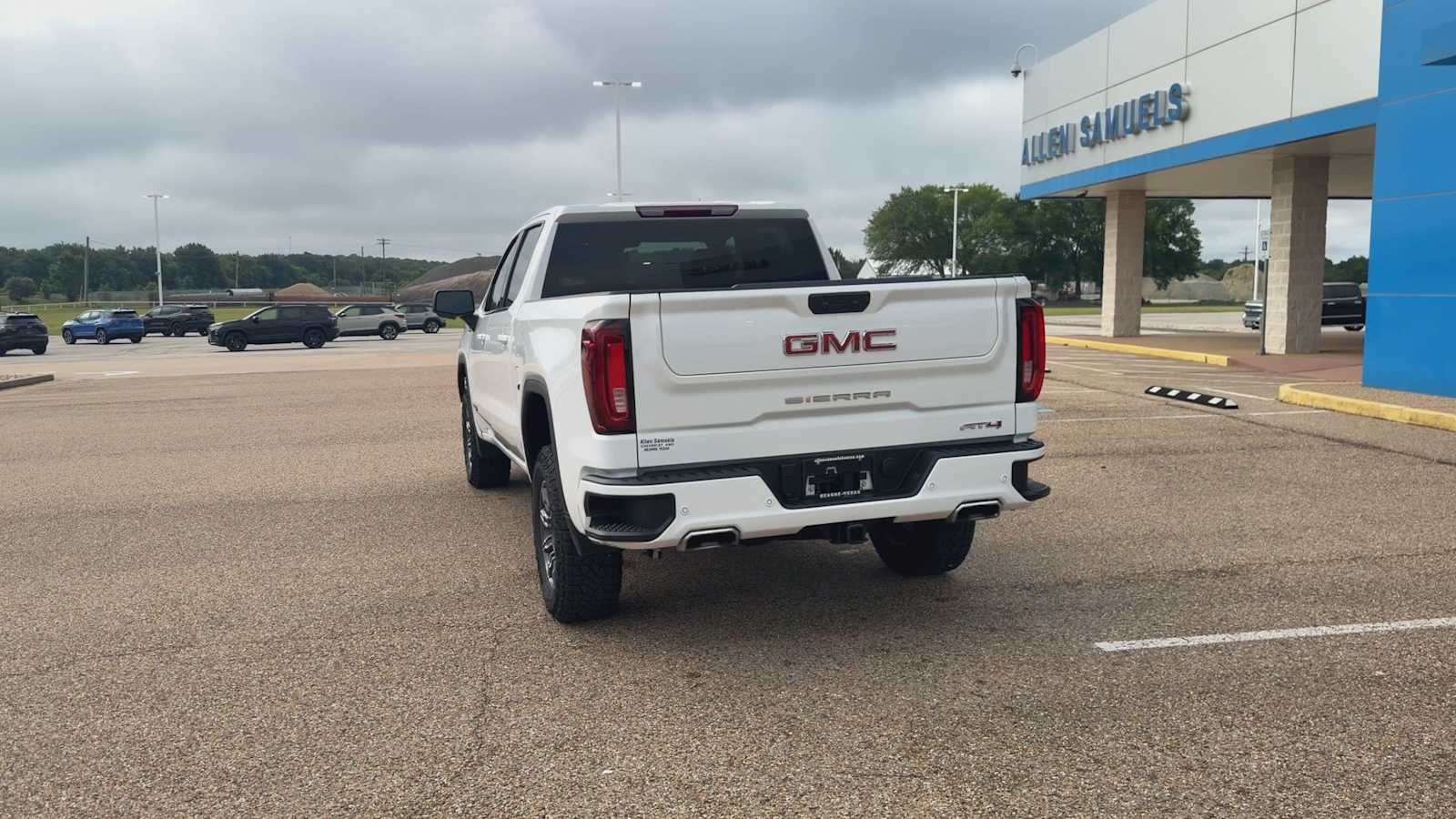 Used 2025 Summit White GMC AT4 image 7