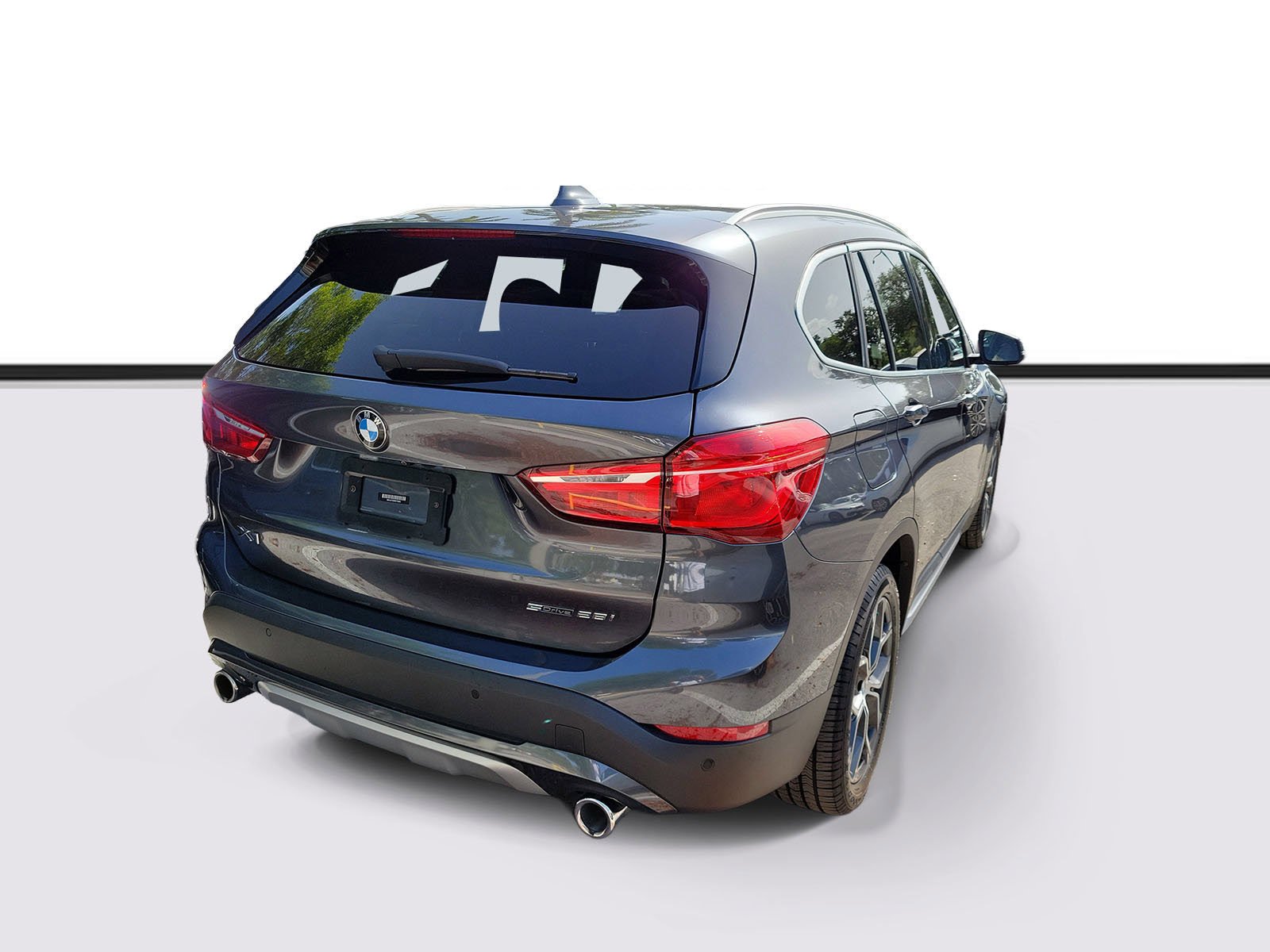 Used 2021 Mineral Gray Metallic BMW sDrive28i image 4