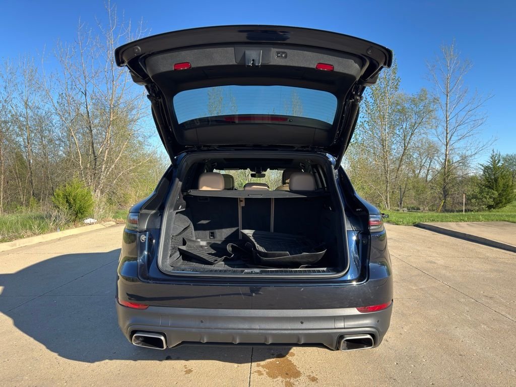 Certified Used 2023  Porsche  image 33