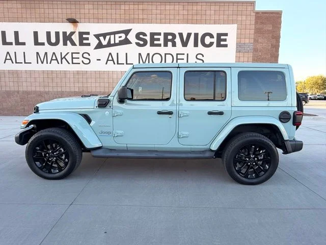 Used 2024 Earl Clearcoat Jeep Sahara 4xe image 10