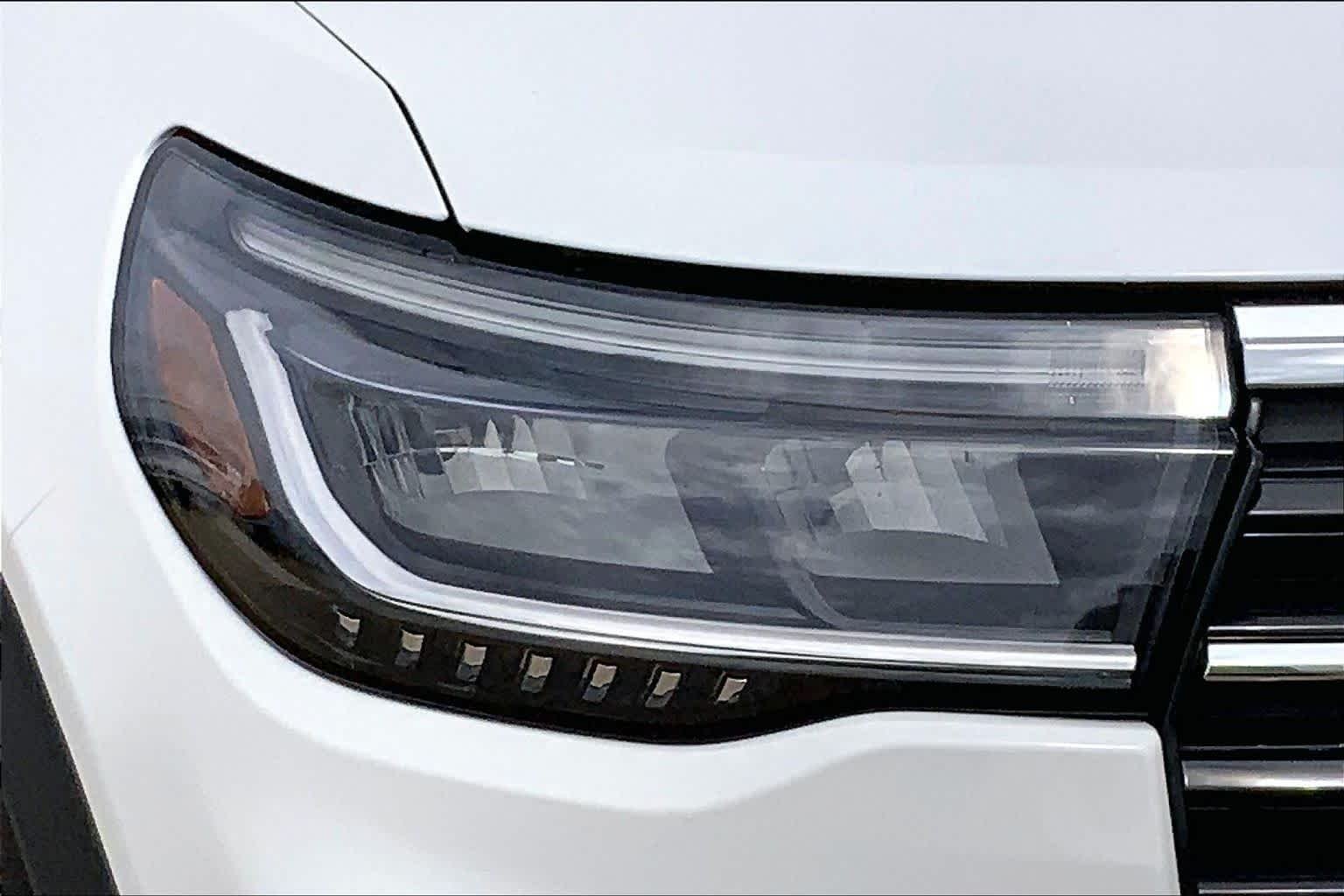 New 2026 Star White Metallic Tri-Coat Ford Active image 13