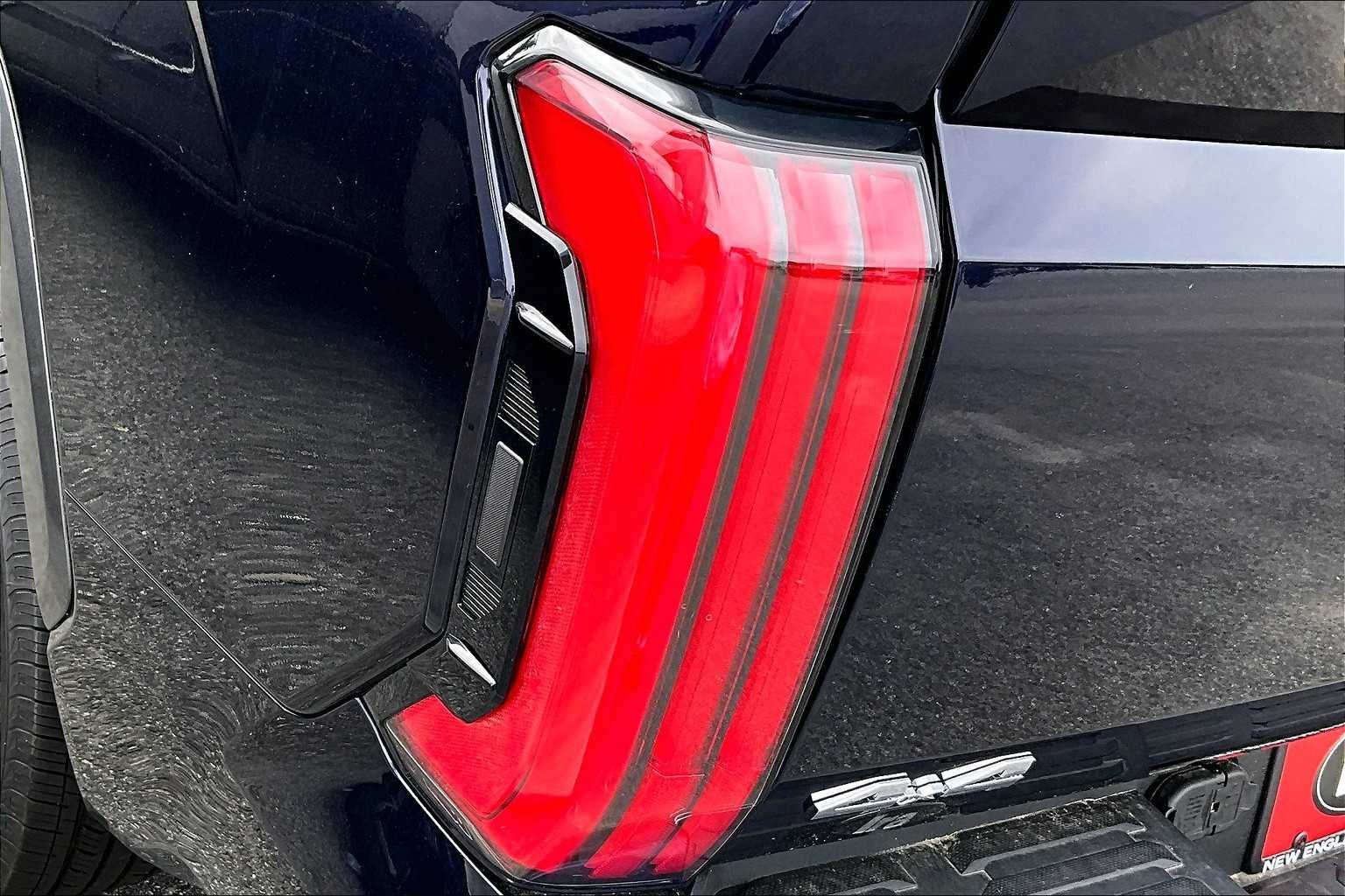 2025 Toyota Tundra Limited - Photo 14