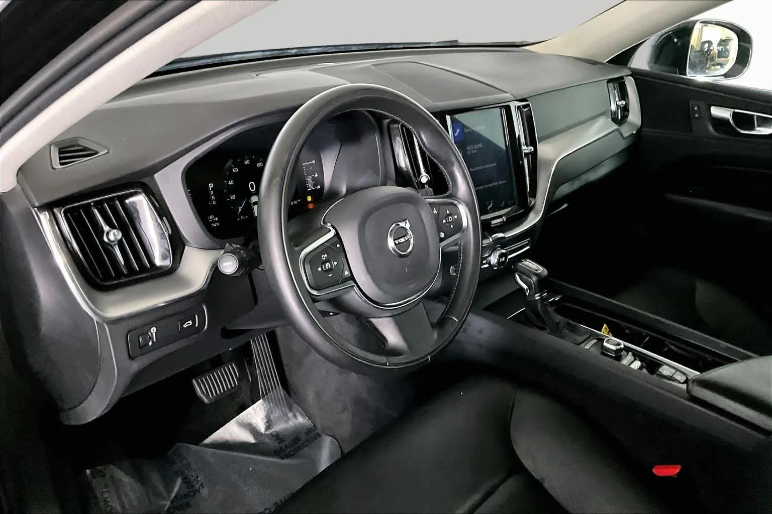 Certified Used 2019 Onyx Black Metallic Volvo Momentum image 18