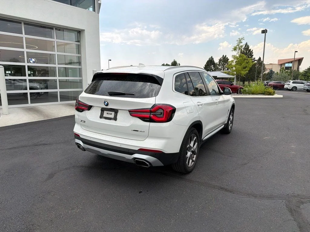 Used 2023 Alpine White BMW xDrive30i image 5