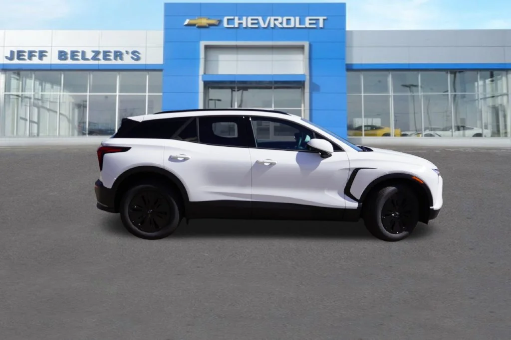 New 2027 Summit White Chevrolet LT image 2