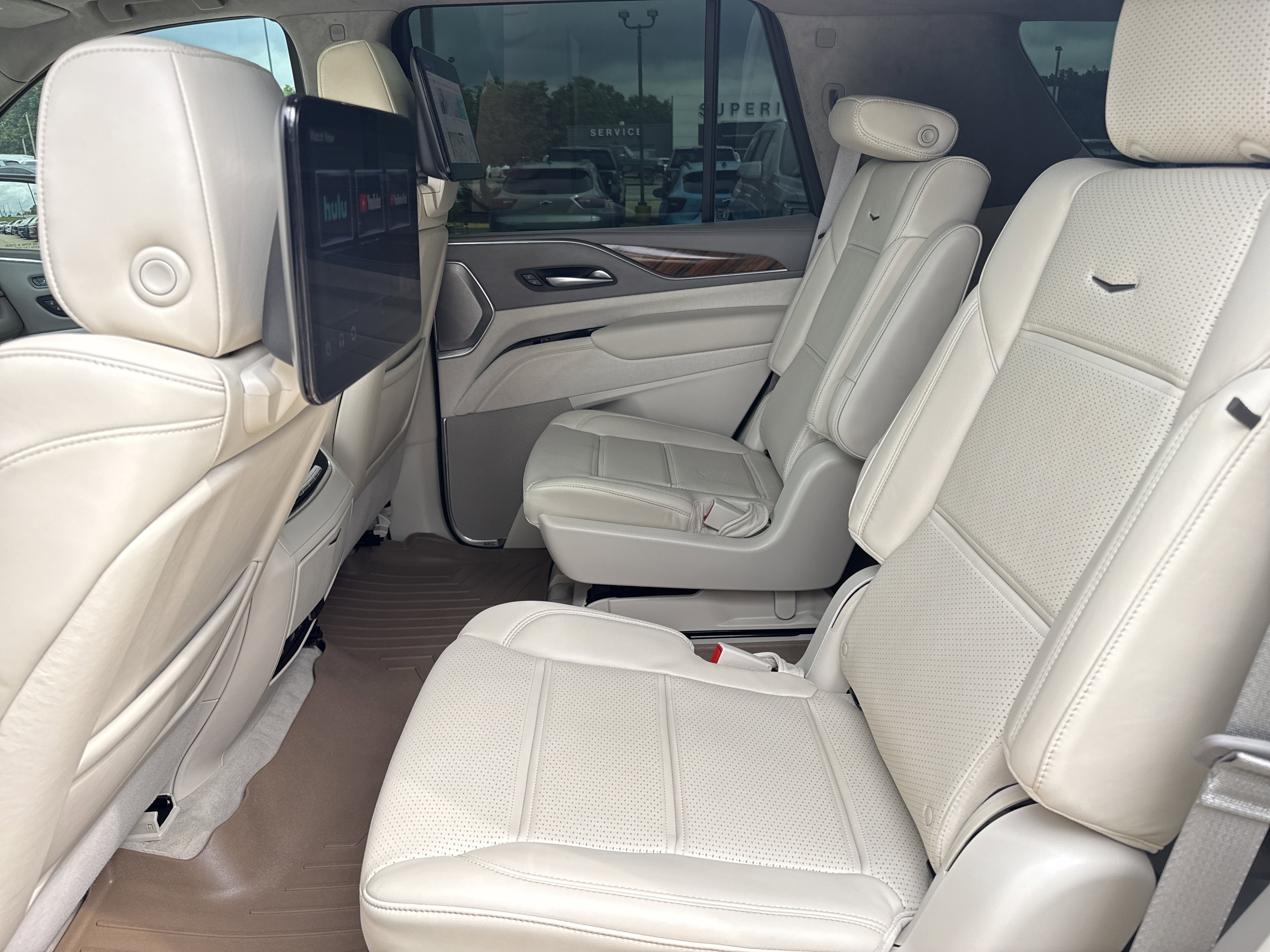 Used 2023 Sandstone Metallic Cadillac Sport Platinum image 6