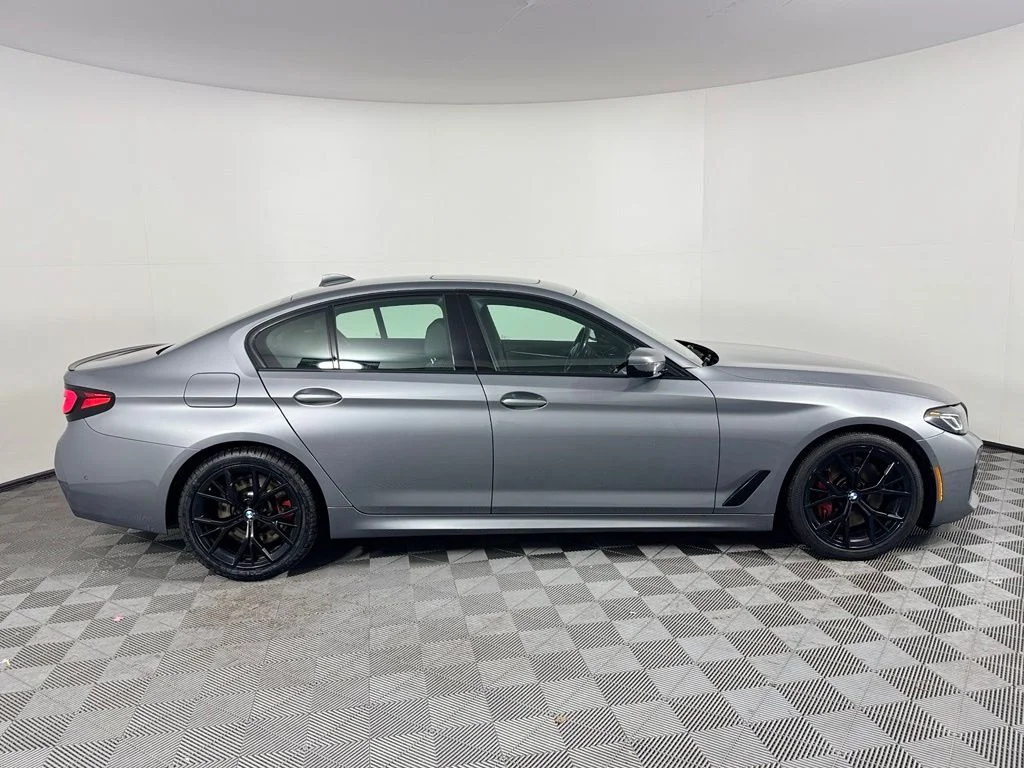 Certified Used 2023 Skyscraper Grey Metallic BMW 540i xDrive image 4