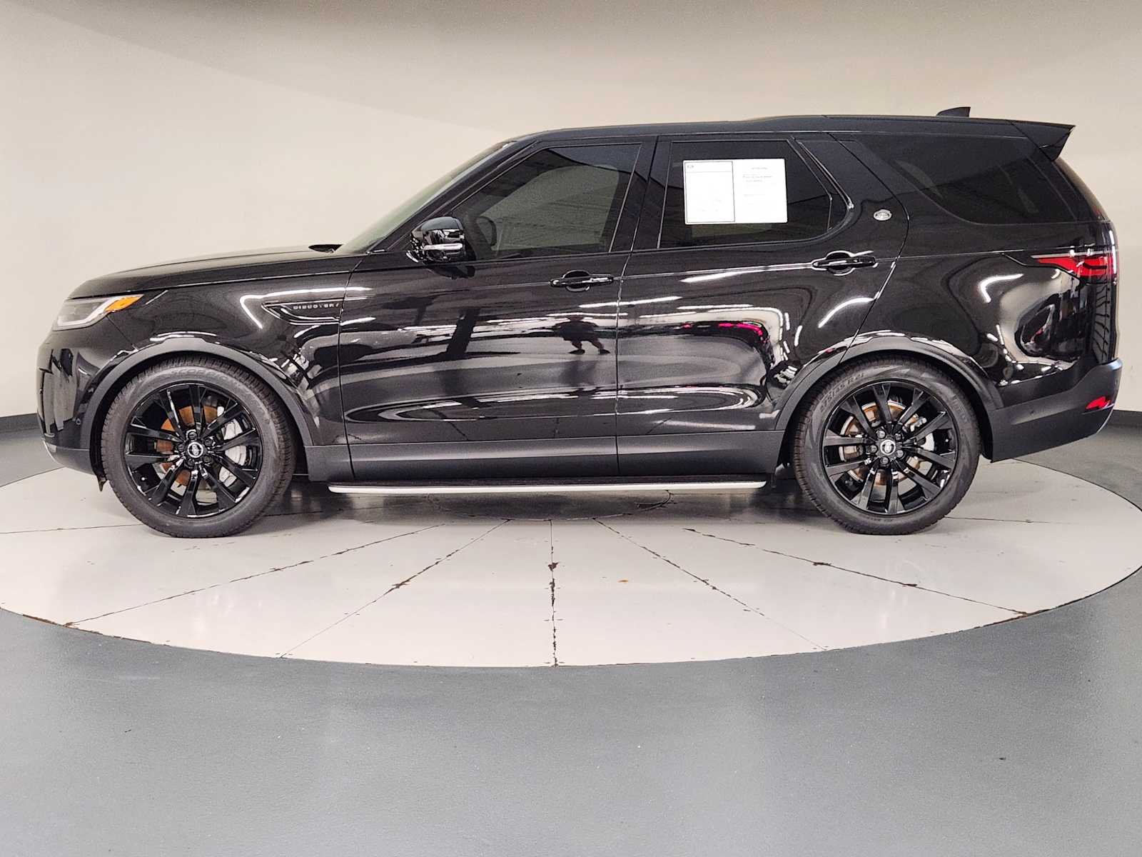 Certified Used 2026 Santorini Black Metallic Land Rover S image 5