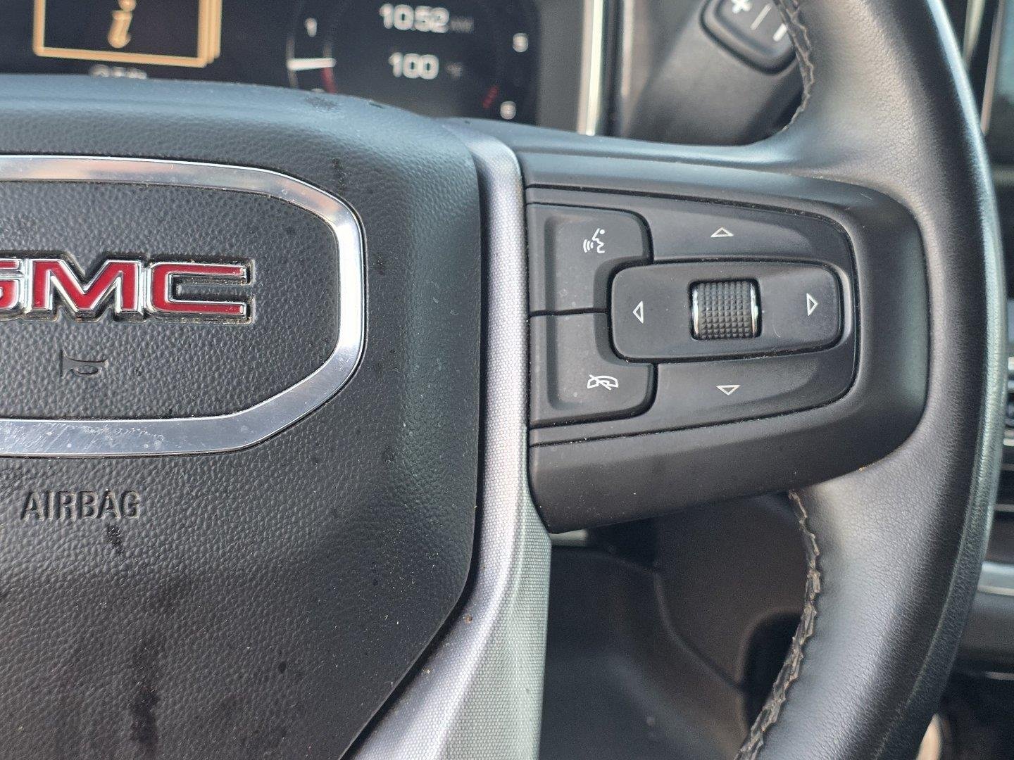 Used 2025 Summit White GMC SLT image 13