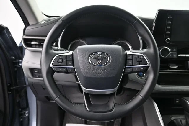 Used 2022 Moon Dust Toyota XLE image 14