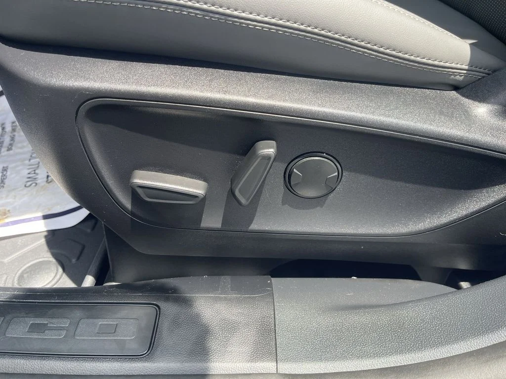 Used 2025 Gray Ford Badlands image 16