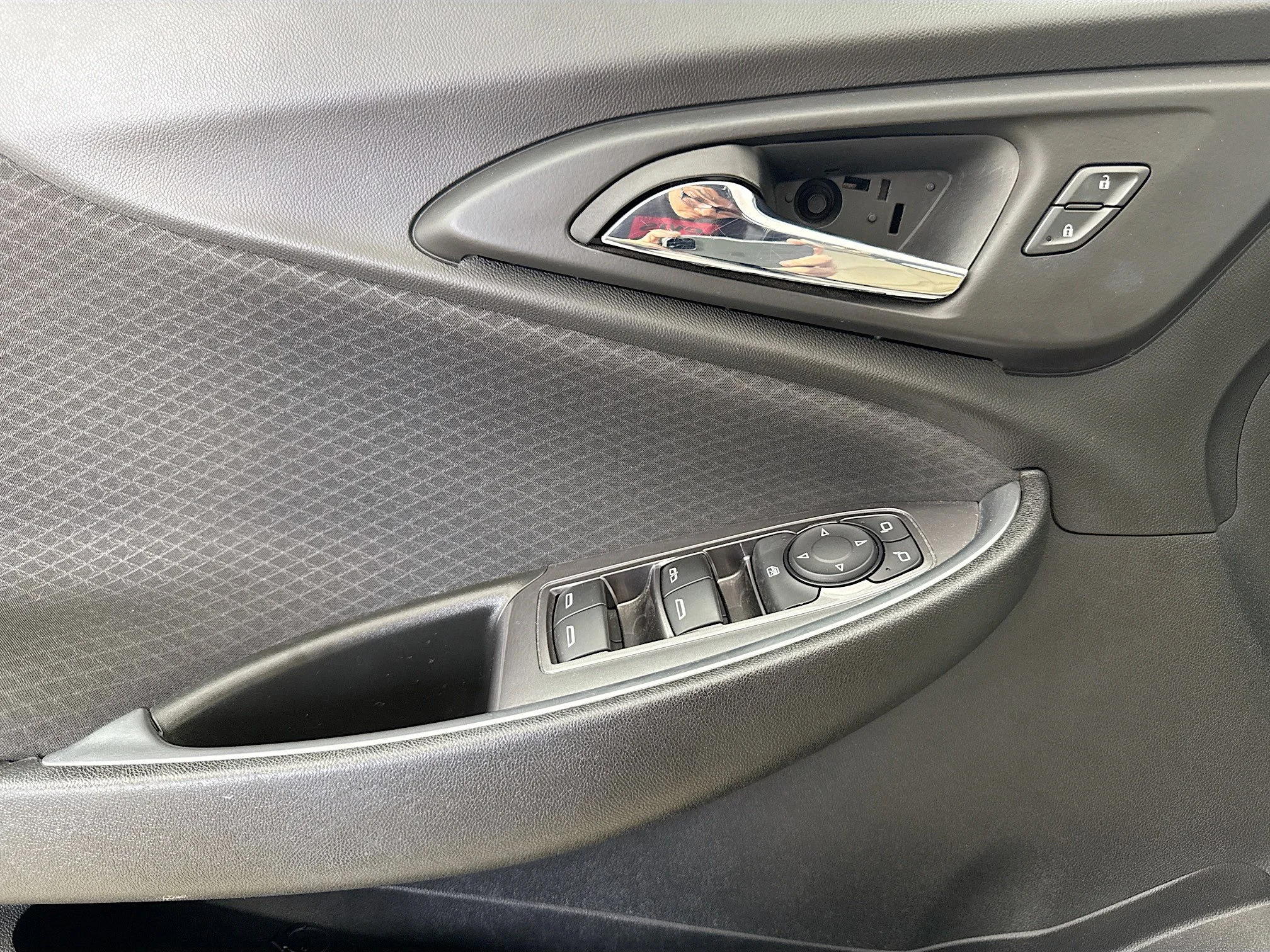 Used 2020 STONE GRAY METALLIC Chevrolet LT image 19