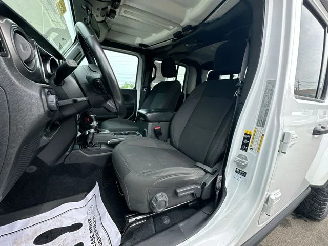 Used 2023 White Jeep Willys image 13