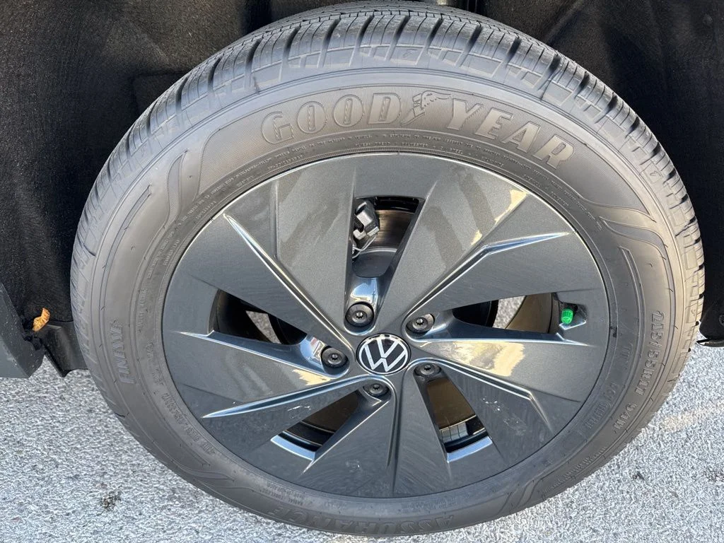 New 2026 Black Volkswagen 1.5T S image 9