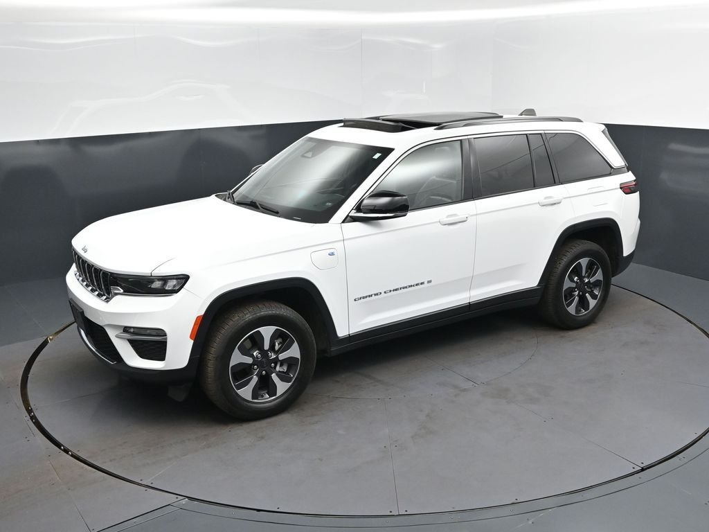 Used 2024 White Jeep 4xe image 31
