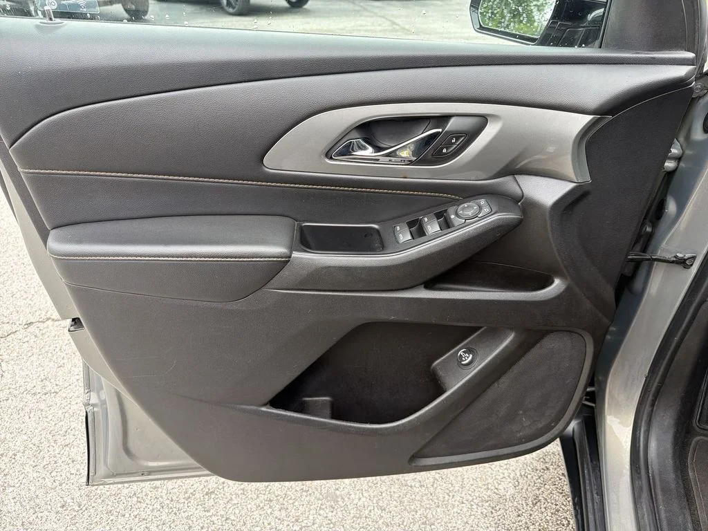 Used 2019  Chevrolet LT image 21