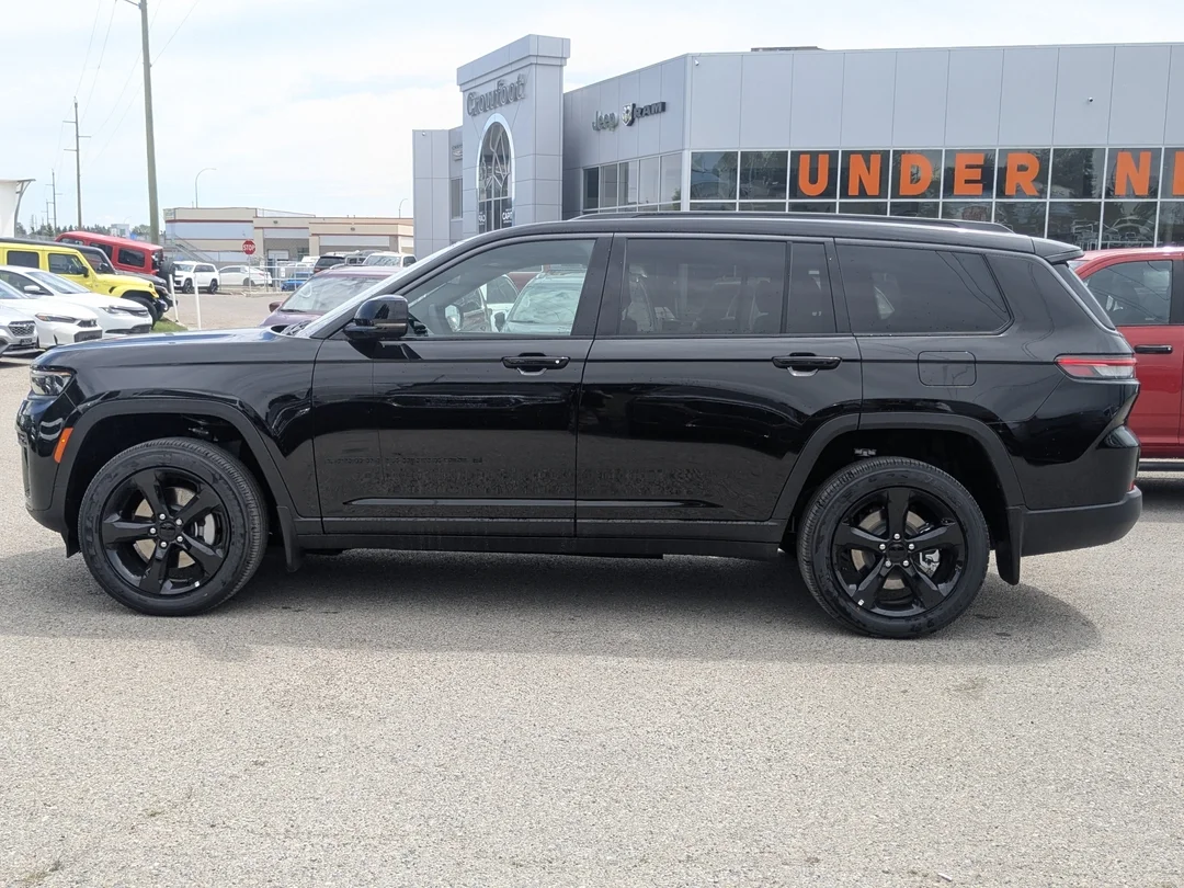 New 2026 Black Jeep Altitude - - 4x4 - 20 Gloss Black Wheels - Remote Start - Capri Leatherette & More! image 4