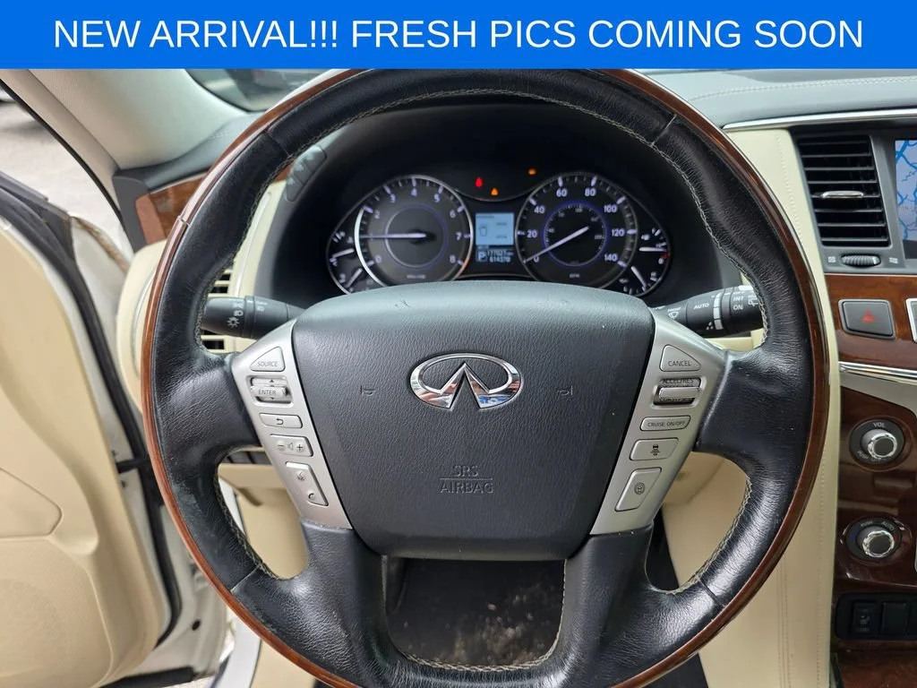 Used 2018 White INFINITI RWD image 13