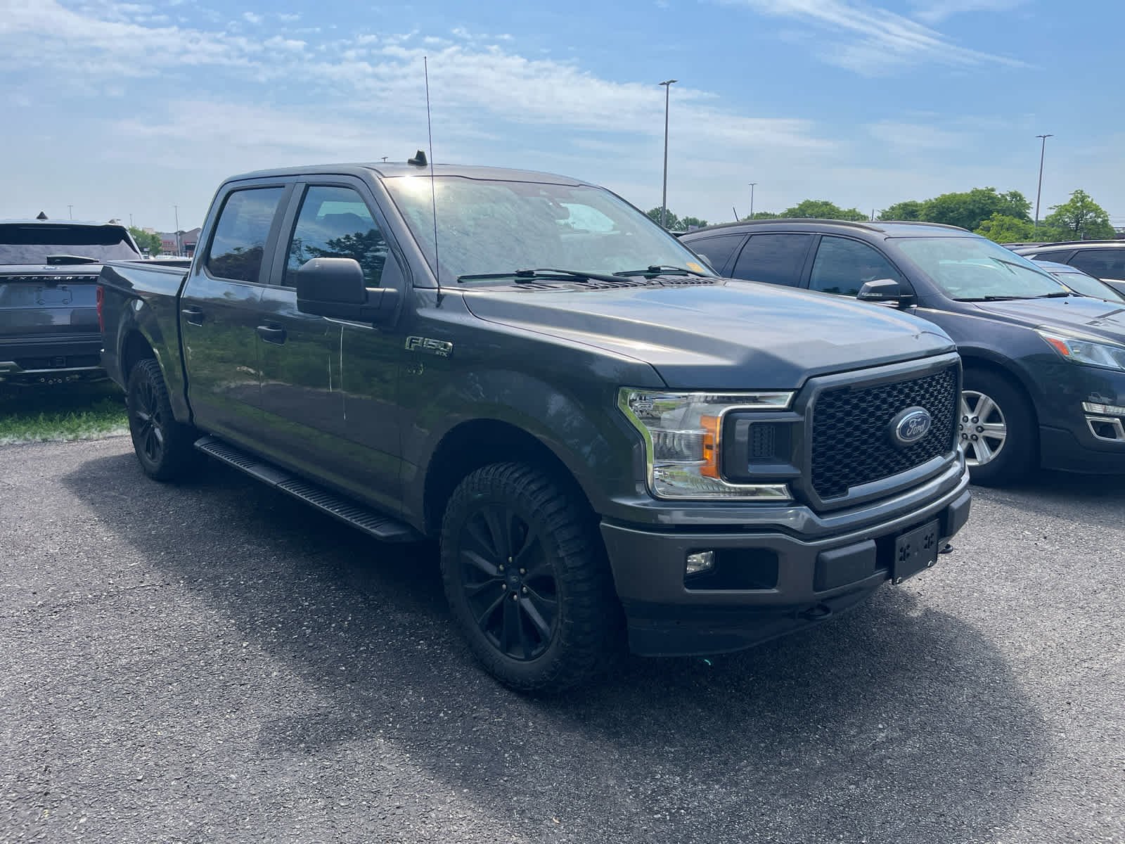 Used 2020 Magnetic Metallic Ford XL image 2