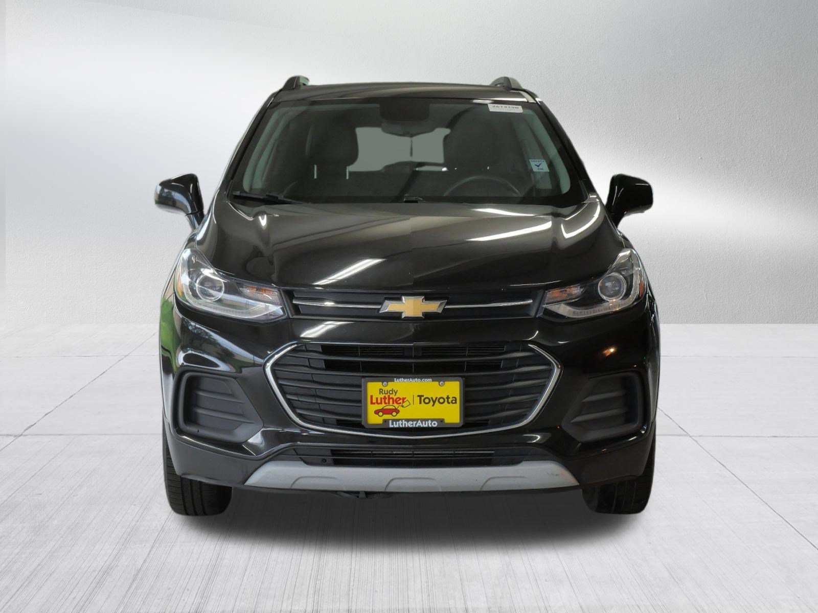 Used 2020 Chevrolet Trax LT with VIN KL7CJPSB0LB061663 for sale in Golden Valley, MN