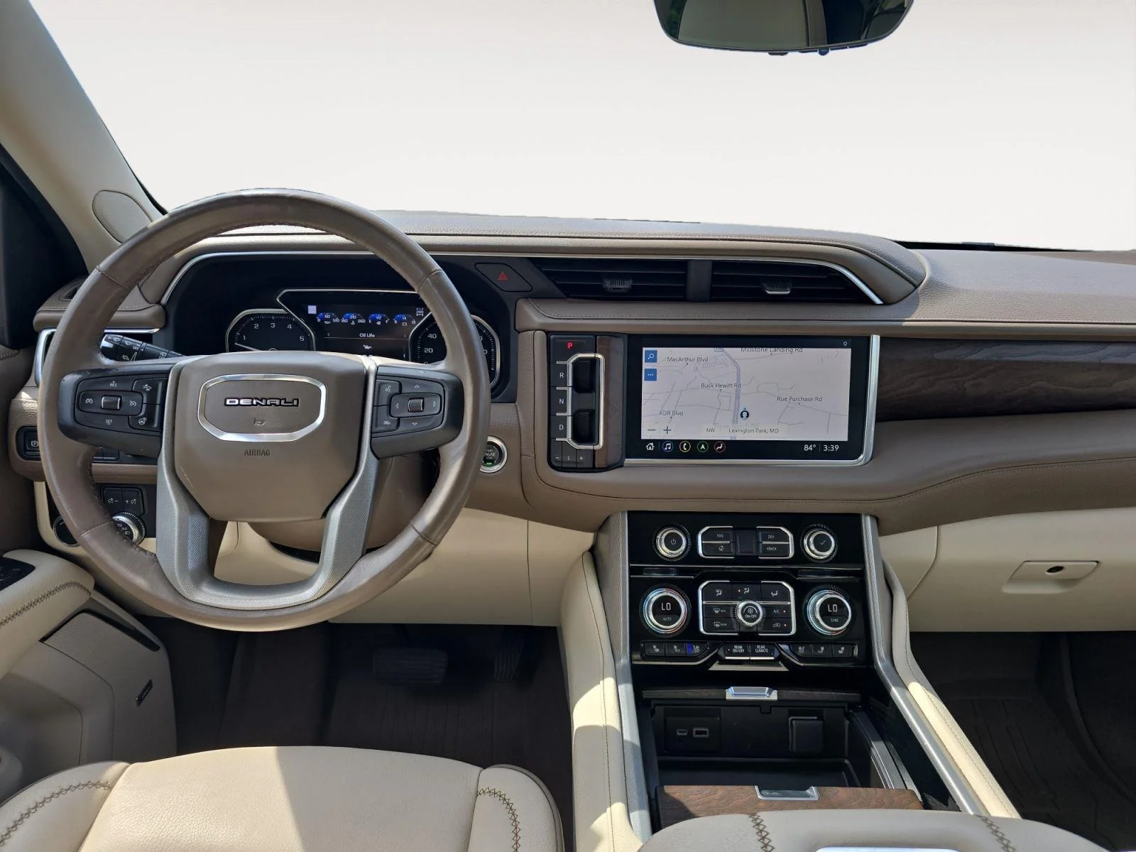 Used 2021 White Frost Tricoat GMC Denali image 9