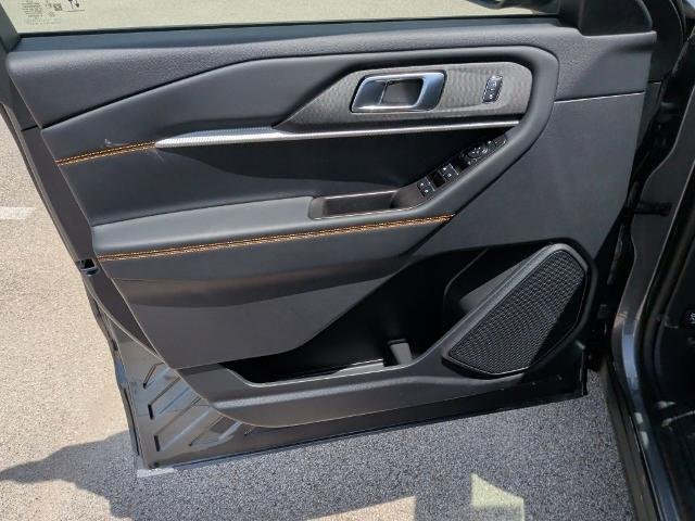 New 2026 Carbonized Gray Metallic Ford Tremor® image 61
