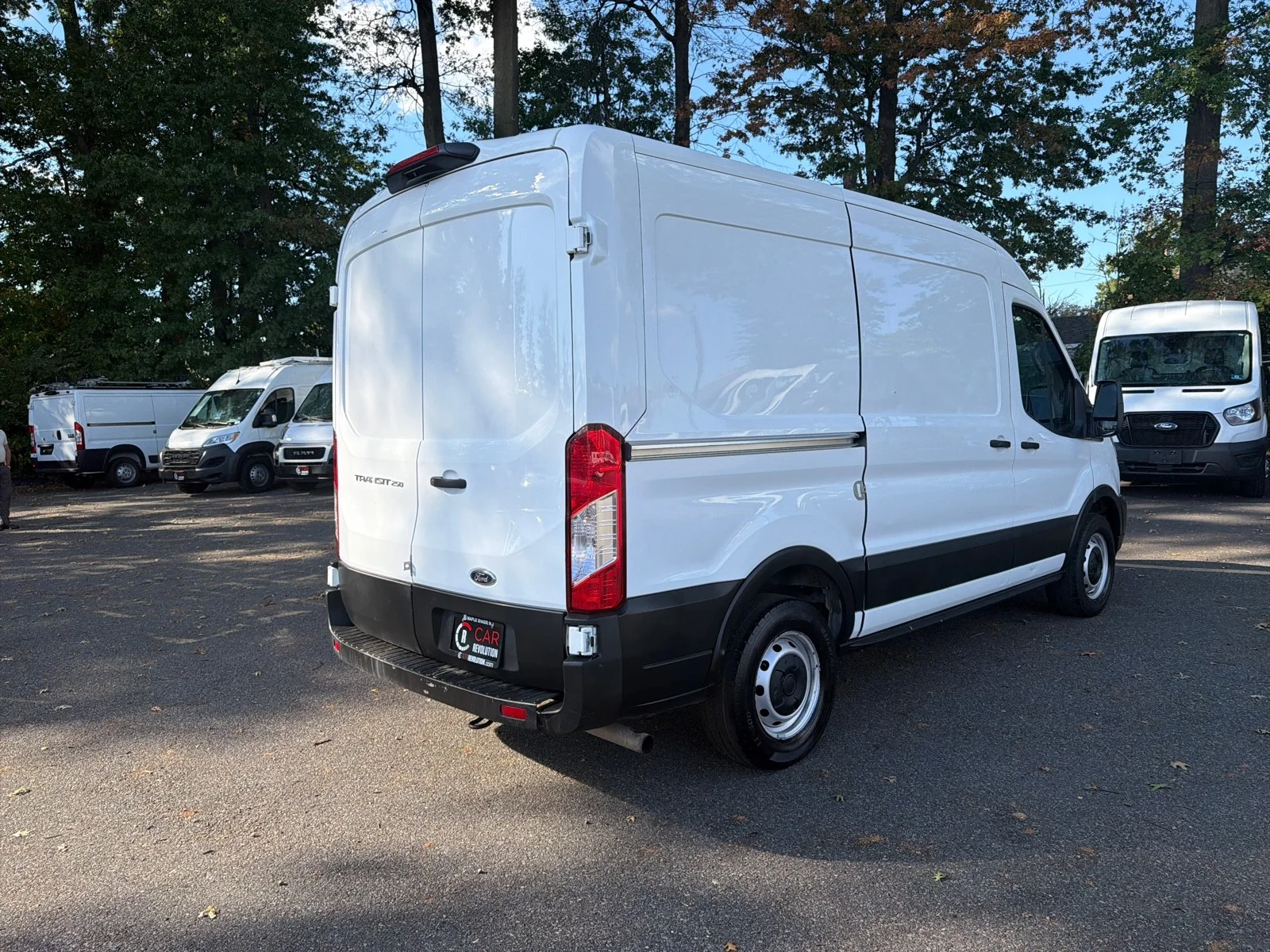 Used 2020 Oxford White Ford T250 MED ROOF image 7