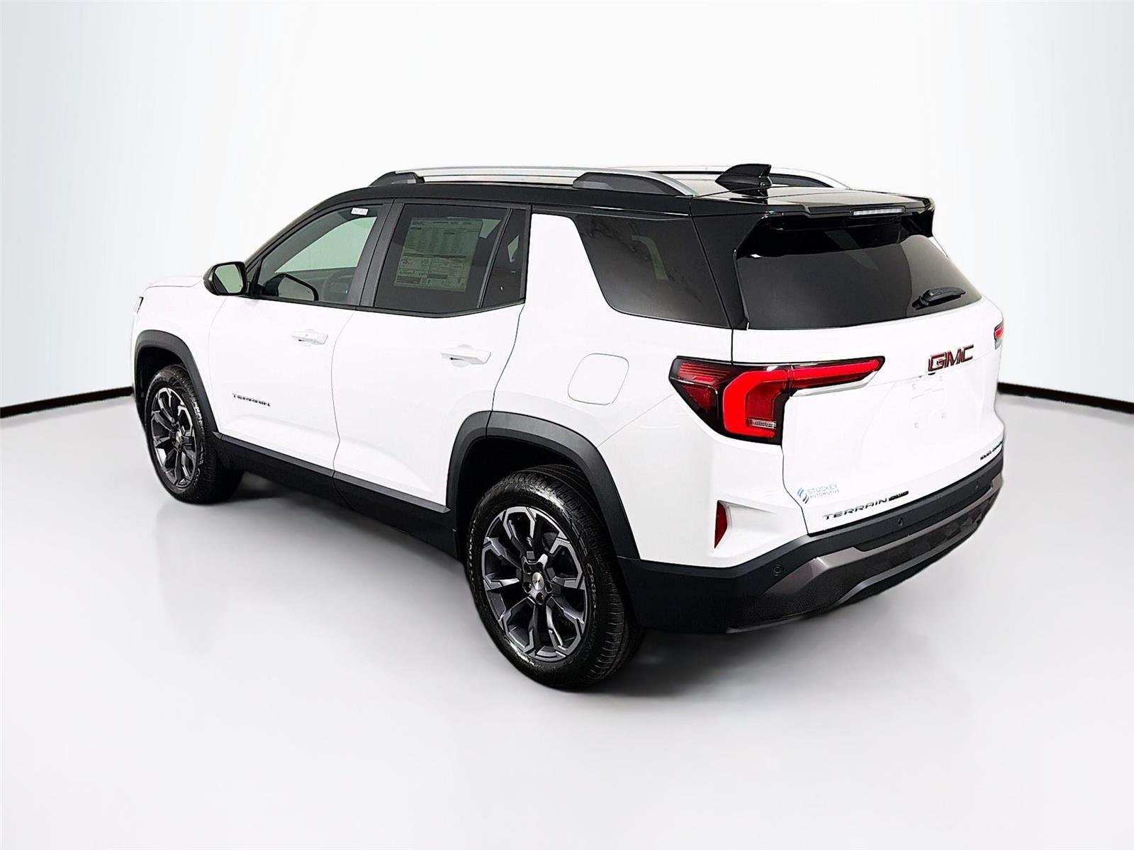 New 2026 Summit White GMC Elevation image 9