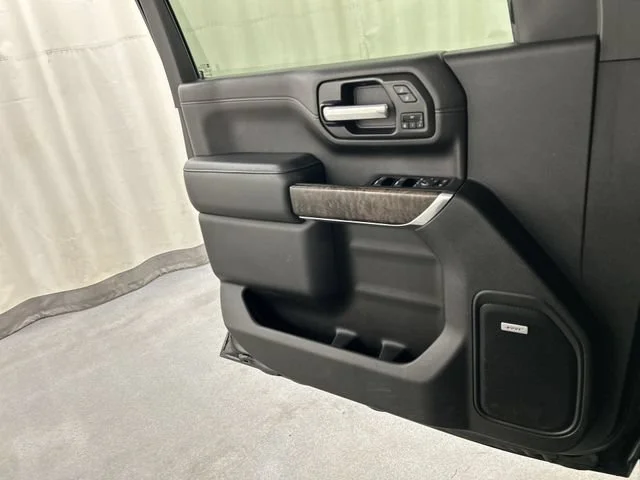 Used 2021 Black GMC Denali image 25