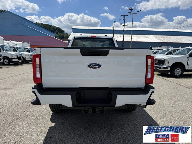 New 2026 Oxford White Ford XL image 7