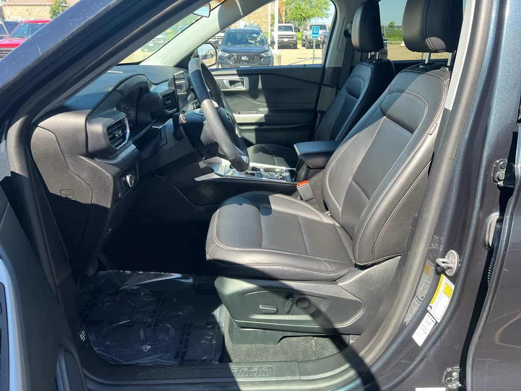 Used 2024 Stone Blue Metallic Ford XLT image 12