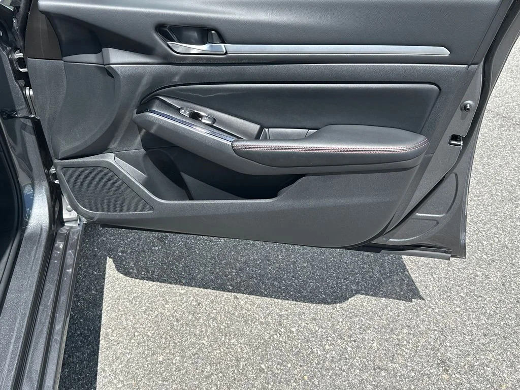 Used 2025 Gray Nissan 2.5 SR image 14