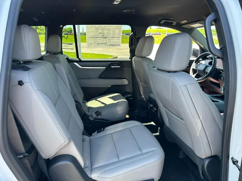 New 2026 Summit White GMC Elevation image 5