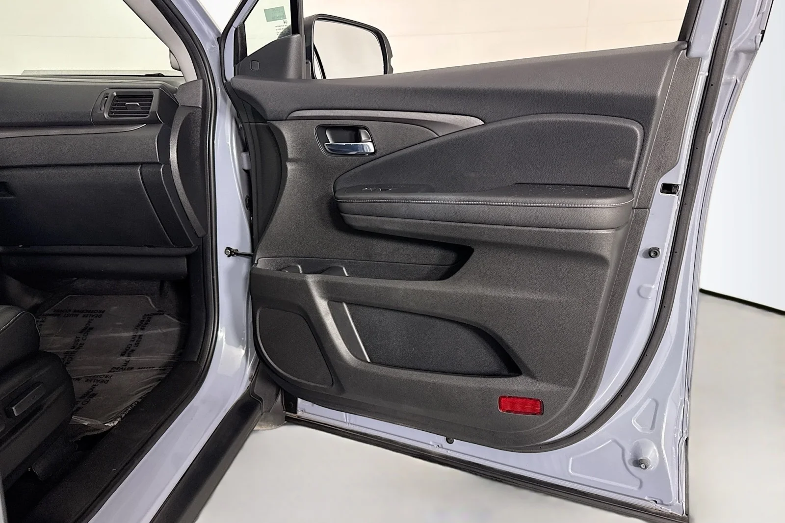 Used 2023 Sonic Gray Pearl Honda RTL image 22