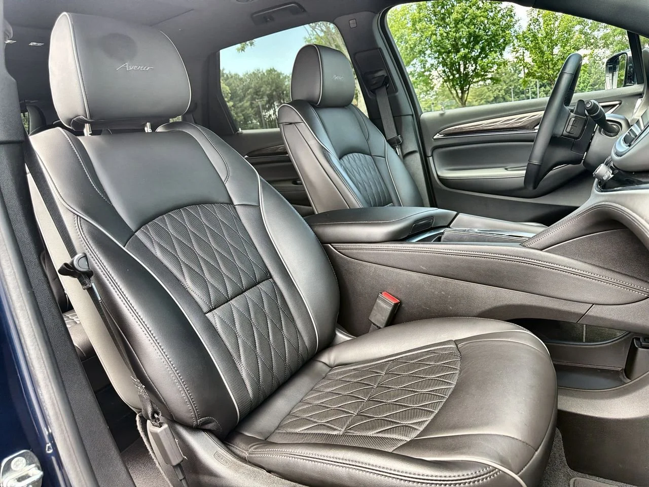 Used 2023 Emperor Blue Metallic Buick Avenir image 23