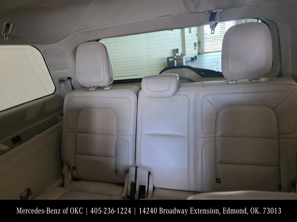 Used 2019 White Lincoln Reserve image 15