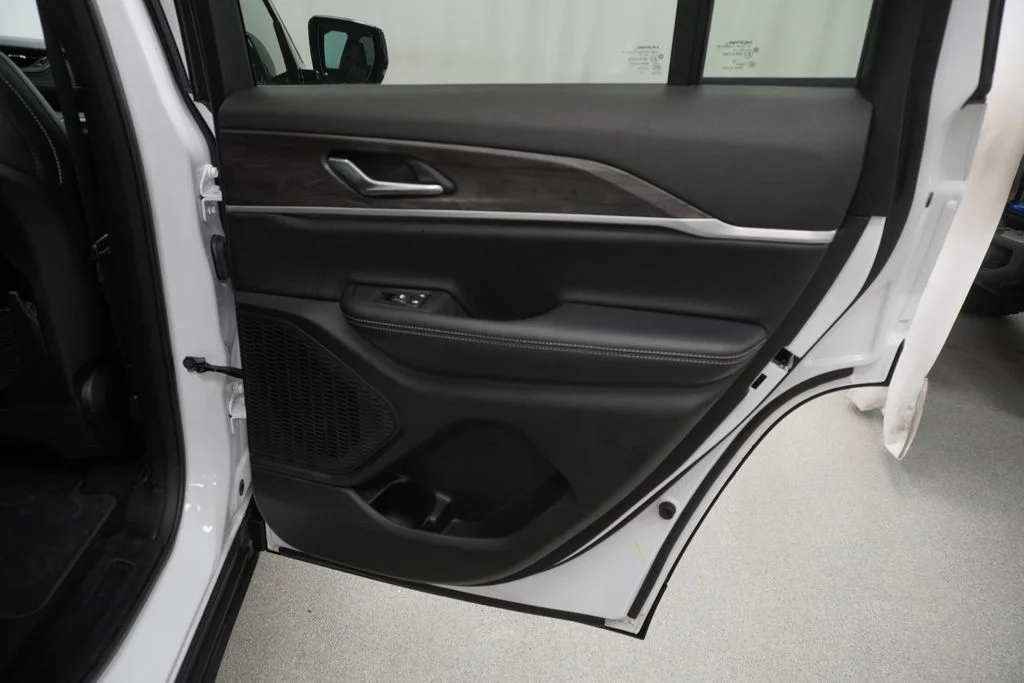 Used 2025 White Jeep Limited image 46