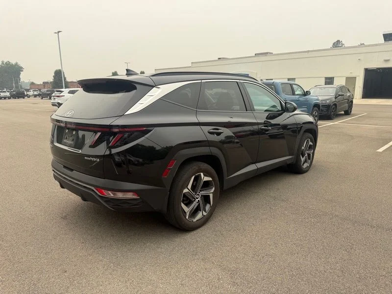 Used 2022 Black Hyundai SEL Convenience image 13
