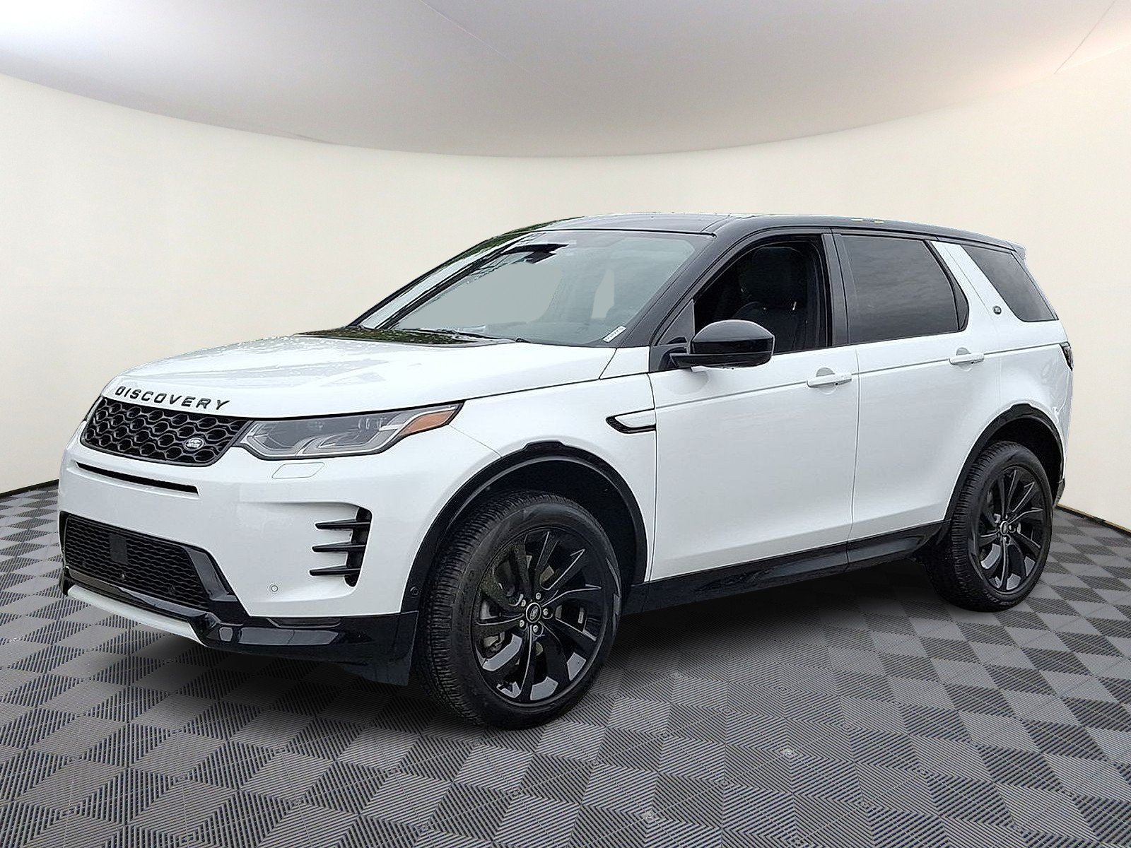 2025 Land Rover Discovery Sport 2.0 Dynamic SE's photo