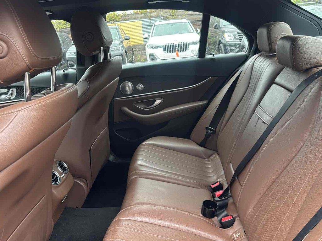Used 2018 Black Mercedes-Benz 4MATIC® image 26