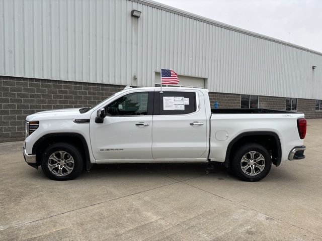 Used 2024 White GMC SLT image 10