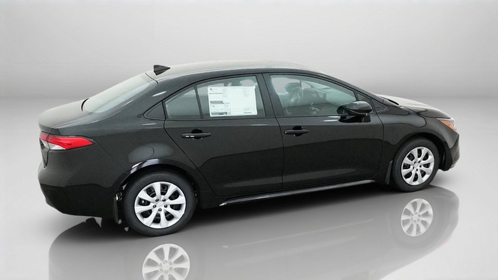 New 2027 Inked Toyota LE image 8