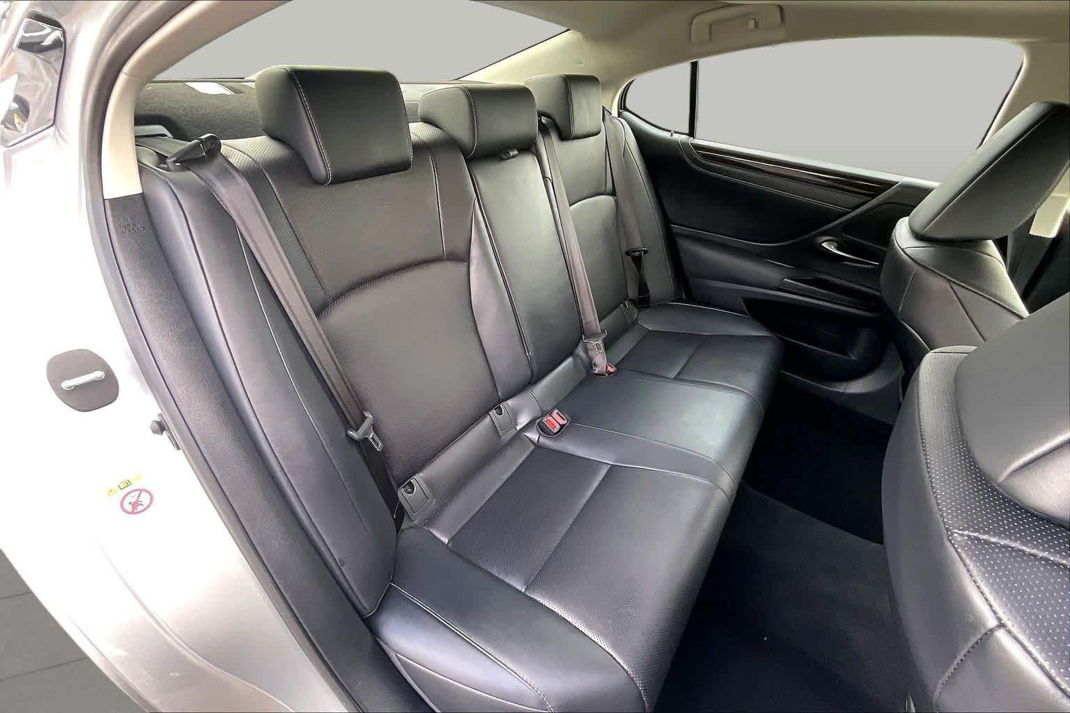Used 2019 Silver Lining Metallic Lexus  image 19