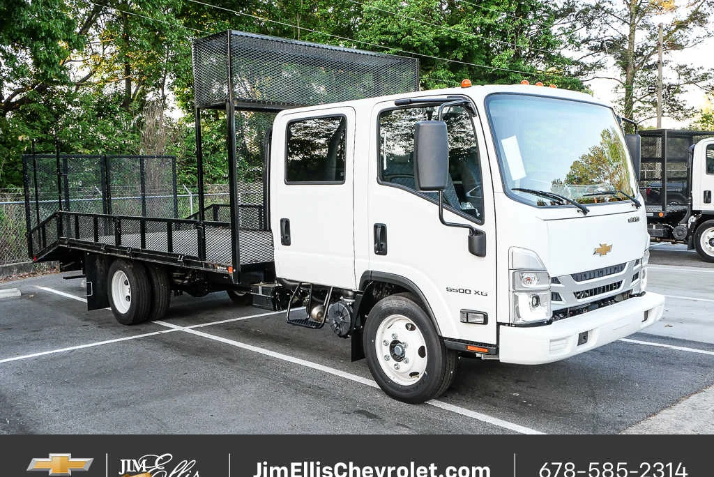 2025 Chevrolet Low Cab Forward's photo