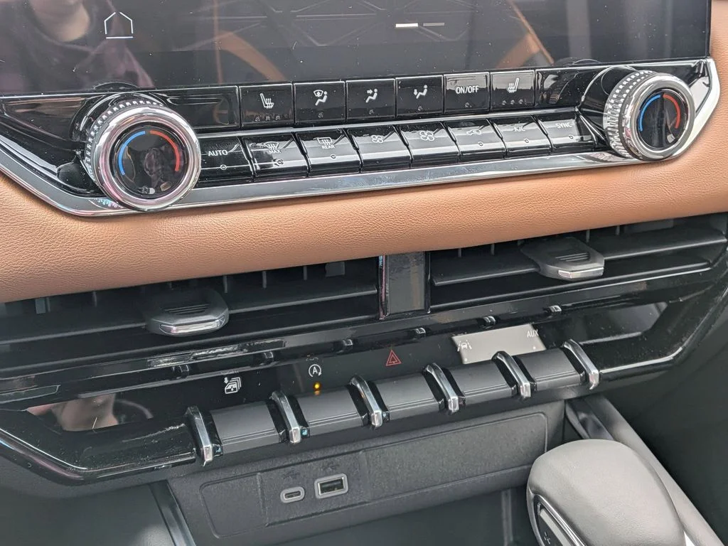 2026 GMC Canyon AT4 - Photo 15