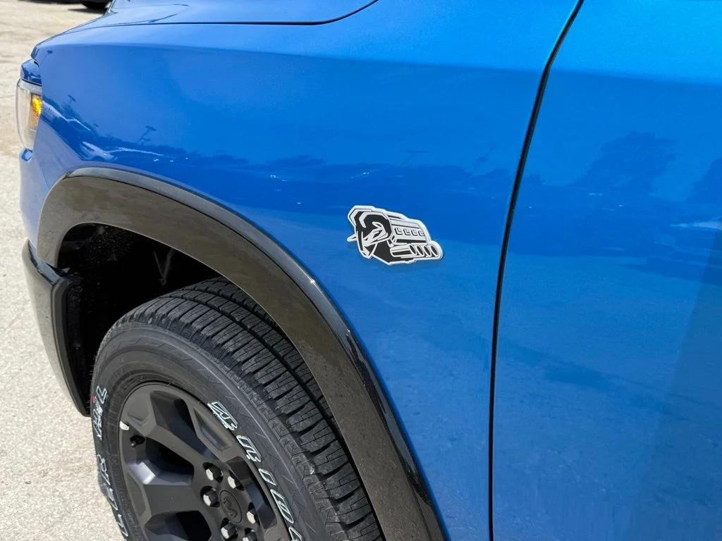 New 2026 Hydro Blue Pearl-Coat Exterior Paint RAM Big Horn/Lone Star image 11
